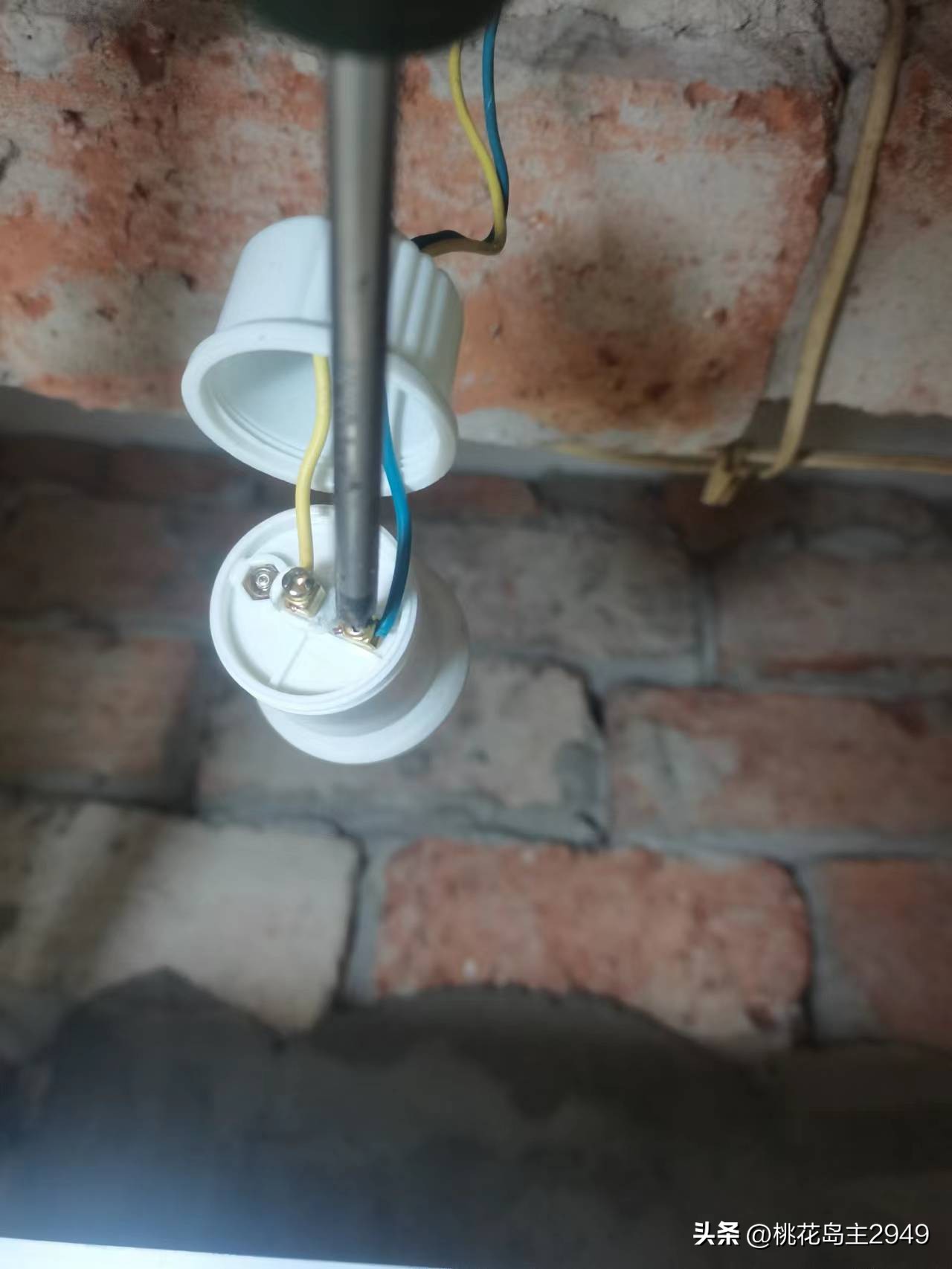 家用卫生间照明灯板维修,卫生间灯具维修