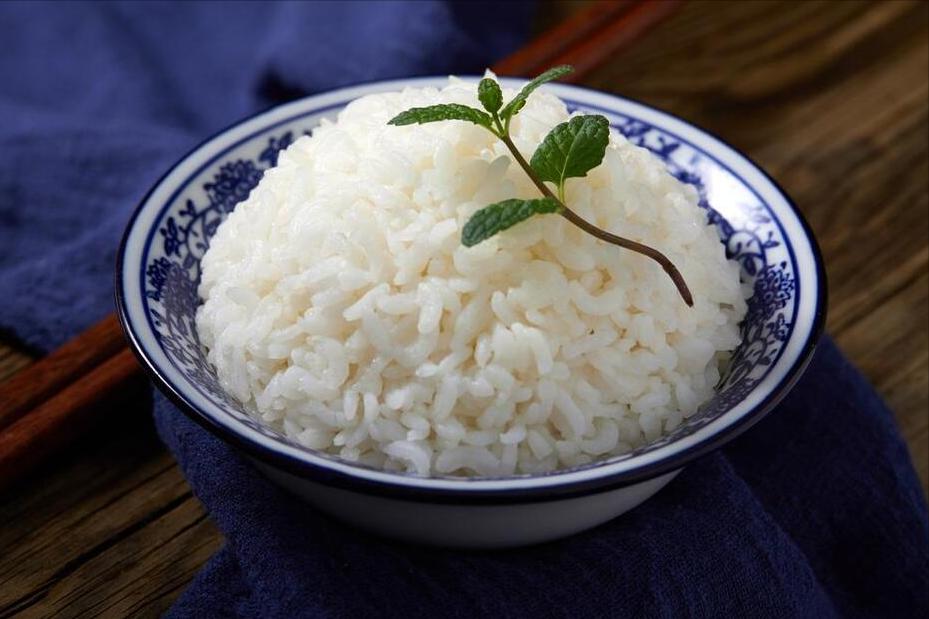 煮米饭的小技巧粒粒分明,清水煮米饭的正确方法