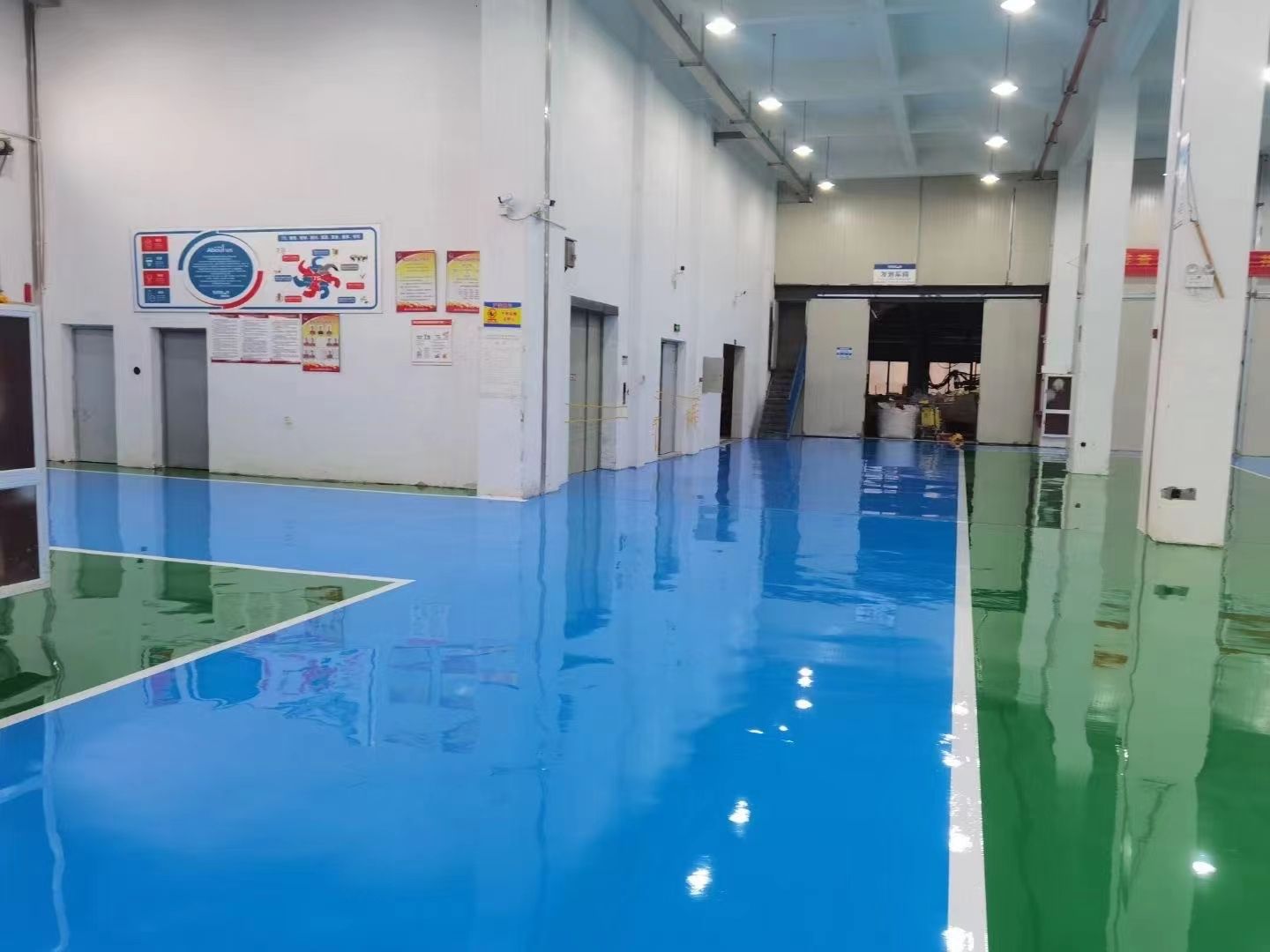 环氧自流平地坪施工完整版,环氧地坪自流平是怎样做的