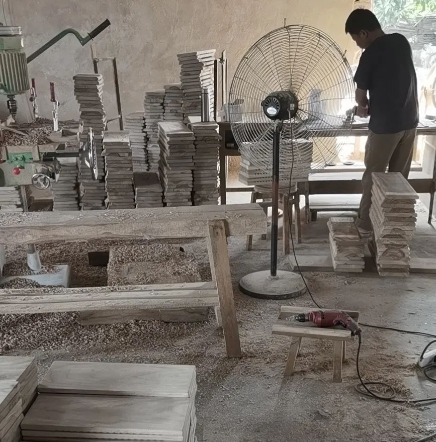 小伙买搓衣板视频,一个小伙子买20元搓衣板