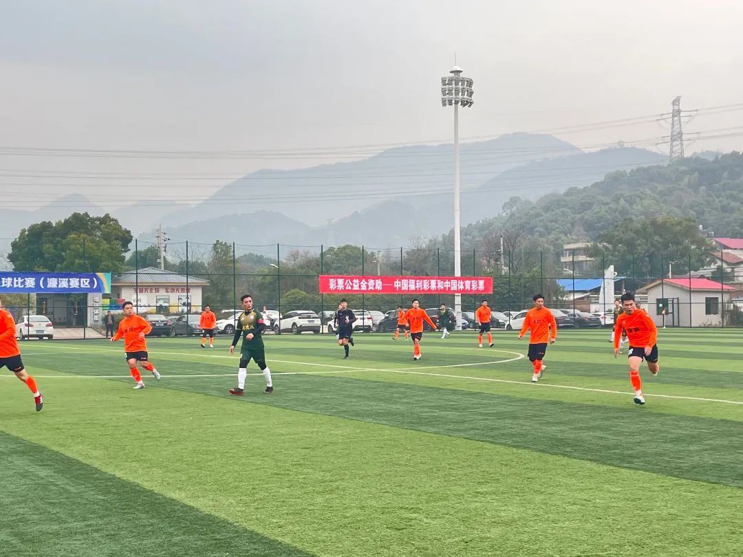 2比2客场绝平,瑞昌草根足球队在全省比赛中拼出了精气神