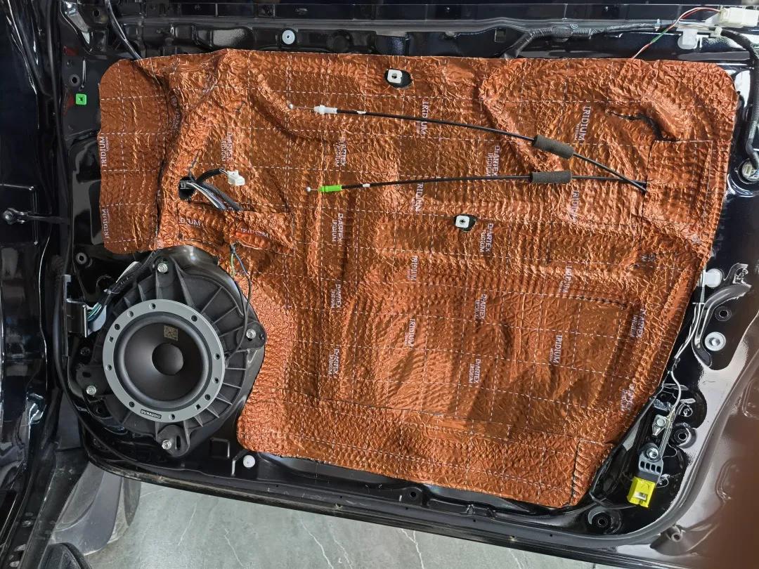 一开口就征服了我的耳朵，丰田霸道无损升级丹麦丹拿232音响