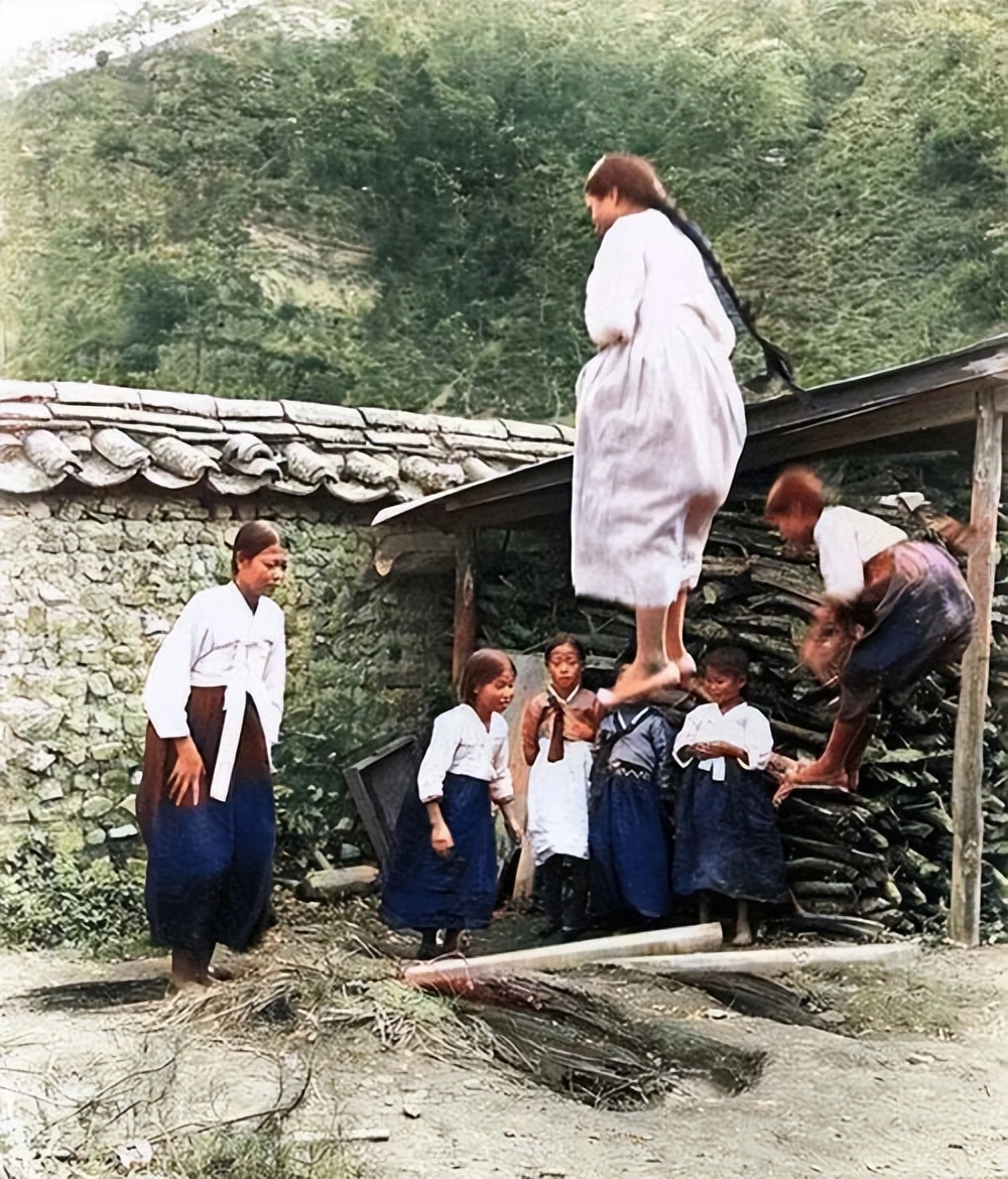 韩国真的存在过“露乳装”这种传统服装吗?为什么韩国人要否认?