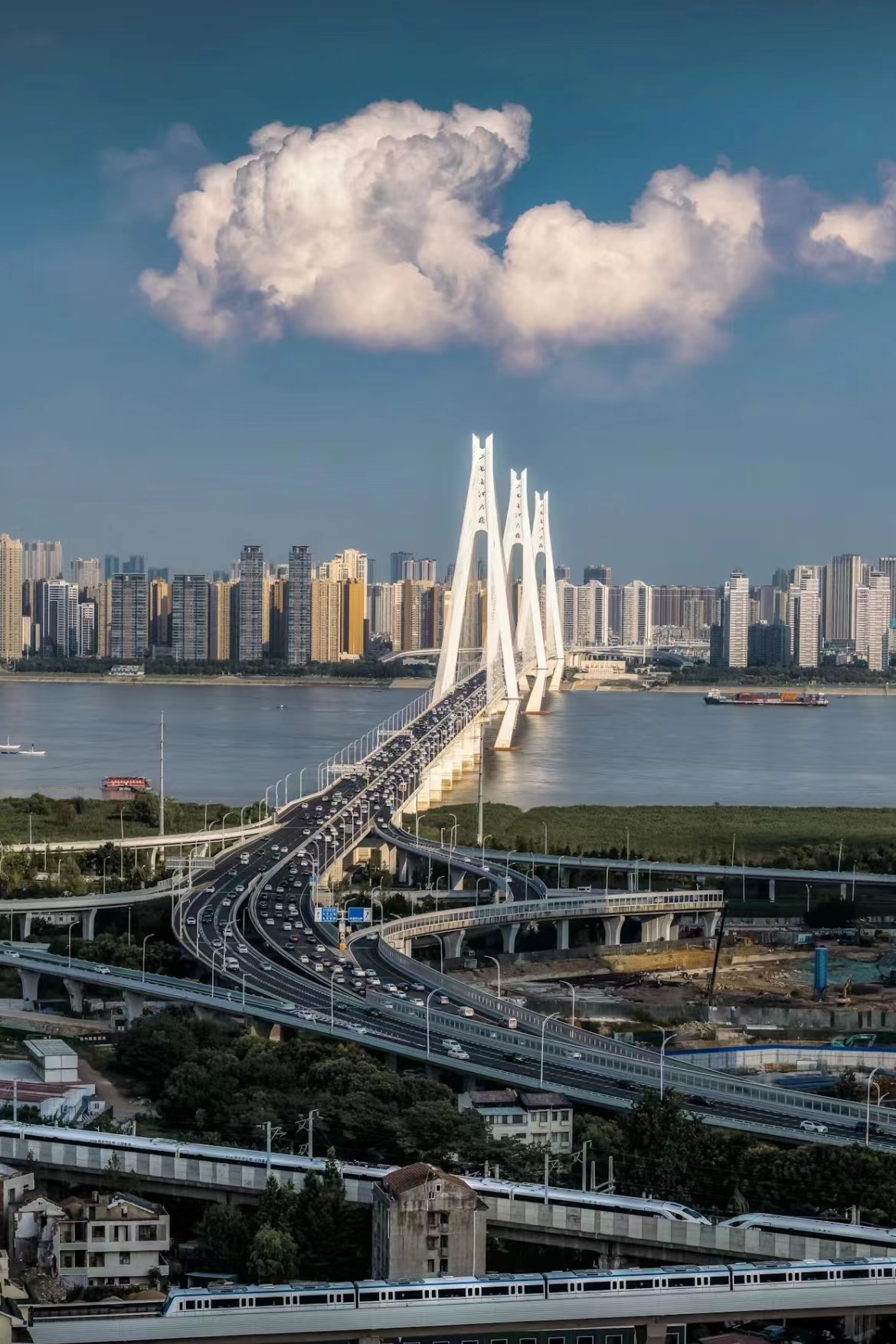 合肥城建和万科哪个好,合肥城建对比无锡