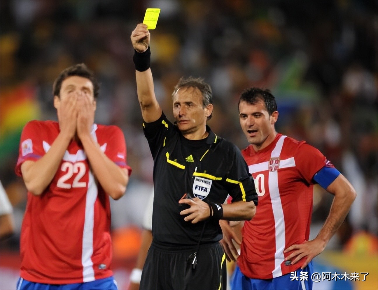 了解足球的基础知识简介,关于足球你必须知道的几个小知识