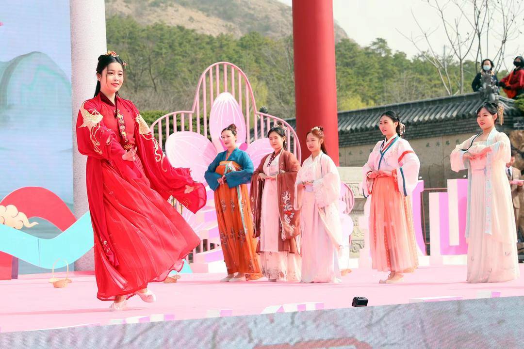 东港市大孤山的杏梅和杏一样吗,来梅湾看樱花