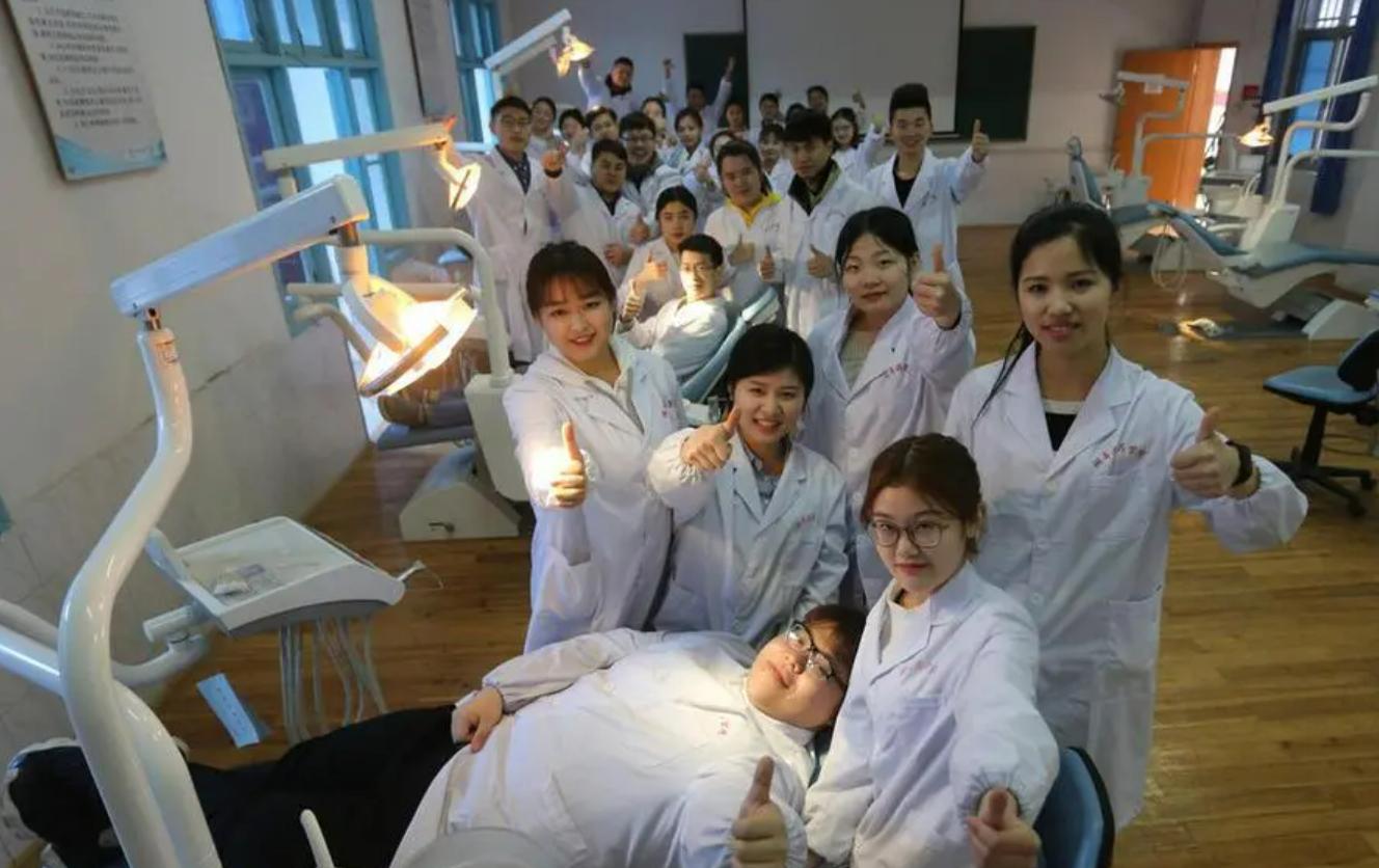 青岛医院招聘紧缺人才,青岛医学部招聘会