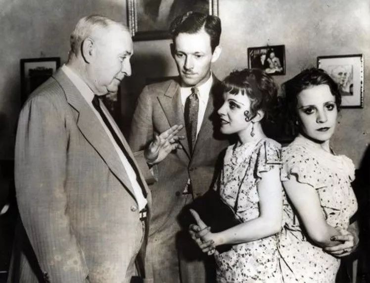 英国连体姐妹分离手术大结局,英国连体姐妹姐姐死后怎样