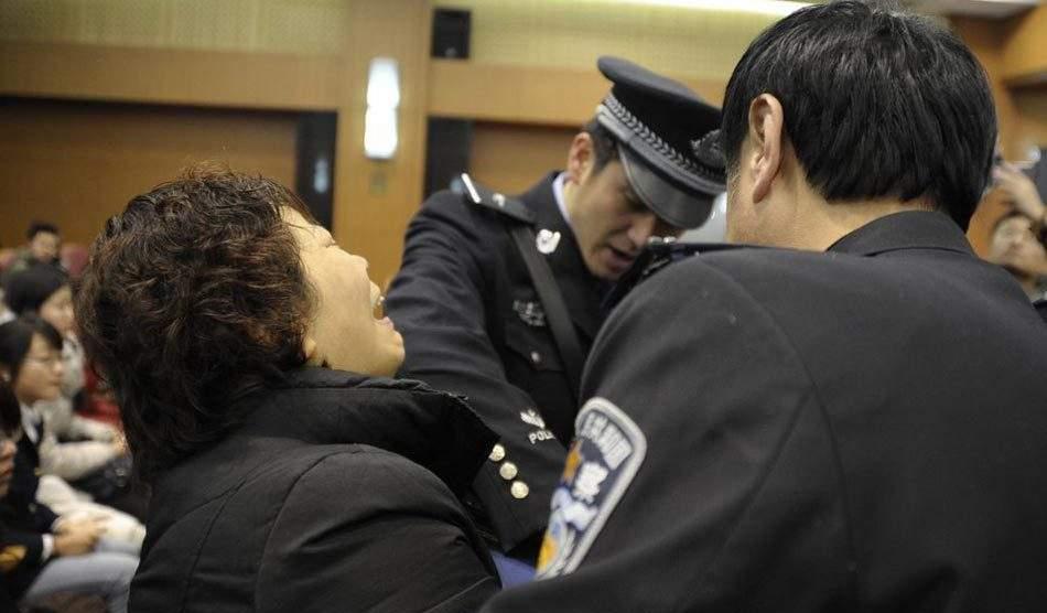 死刑犯执行死刑为什么要开口,目前死刑犯执行死刑的方式是什么