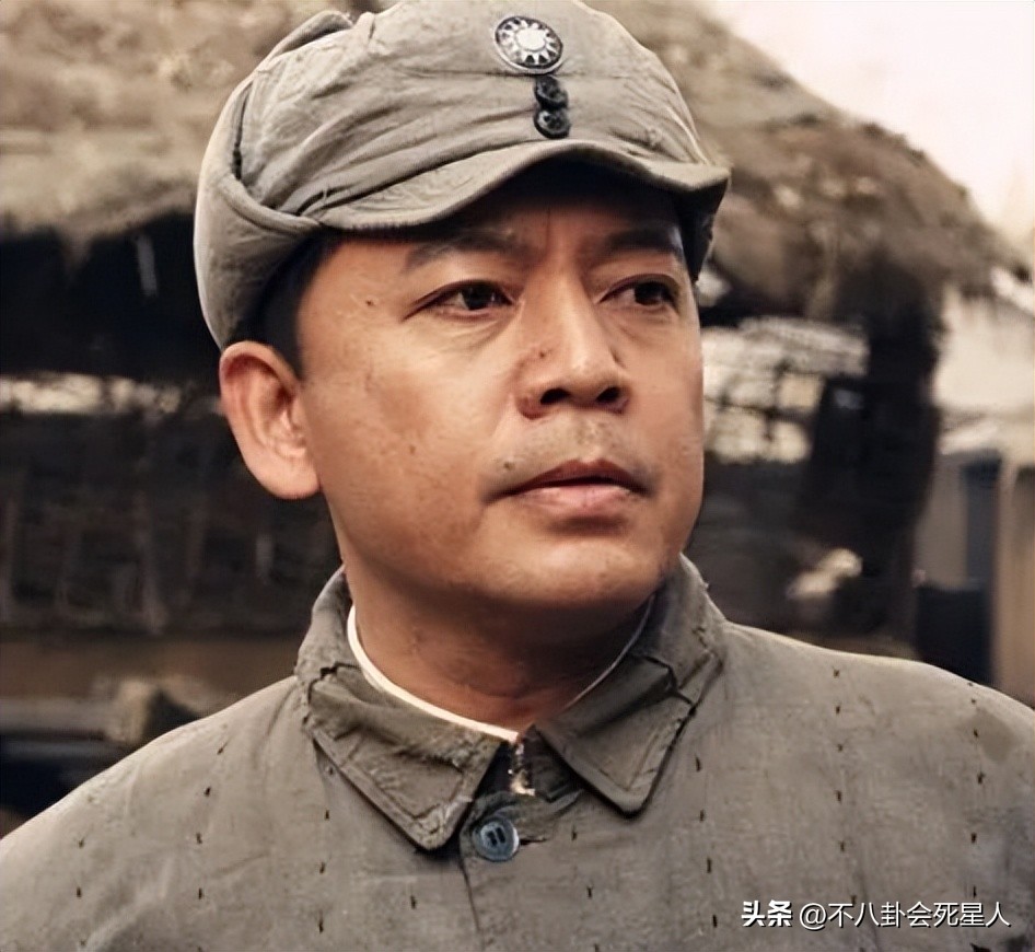 老戏骨云集，央视黄金档播出，《那山那海》打出了一把王炸