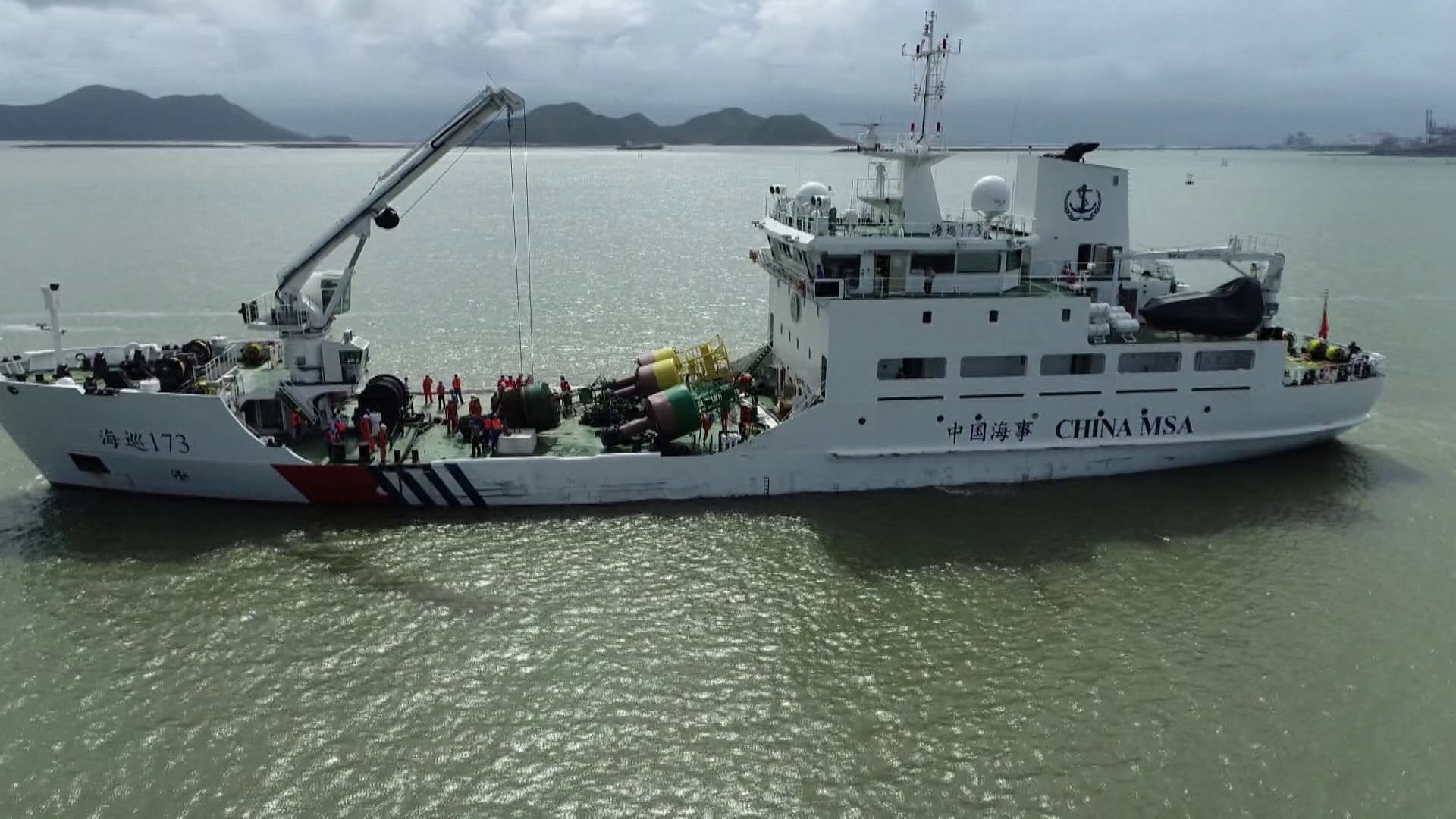 菲律宾再挑事端！海巡173欲拆除浮标遭拦截，海巡09火速驰援