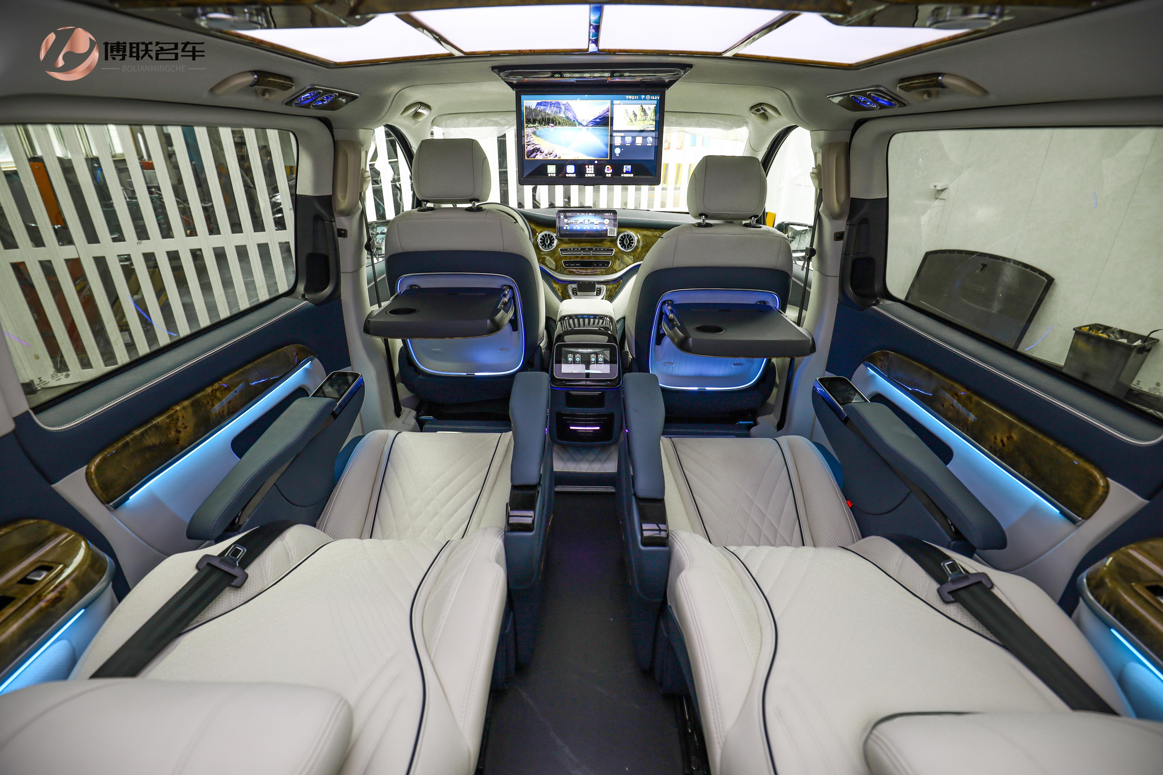 最新款的奔驰威霆怎么样,奔驰威霆哪一款好看