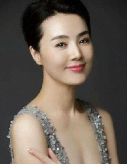 干净女星27岁全裸拍戏,与姜文合作绝美瞬间