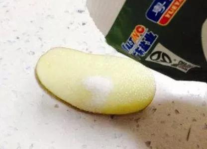 造盐厂有假盐吗,食盐造假是真的吗