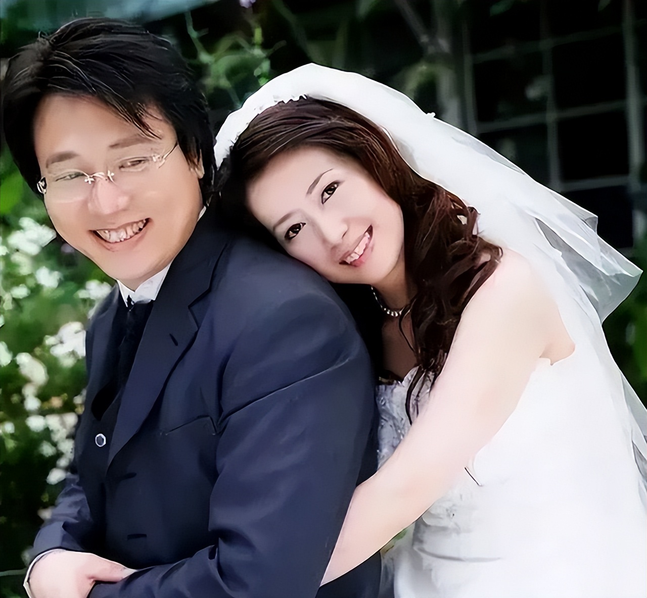 37岁女星爆料前夫出轨,女明星出轨前夫再爆料