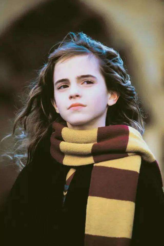 赫敏艾玛沃特森学历,赫敏艾玛沃特森短发