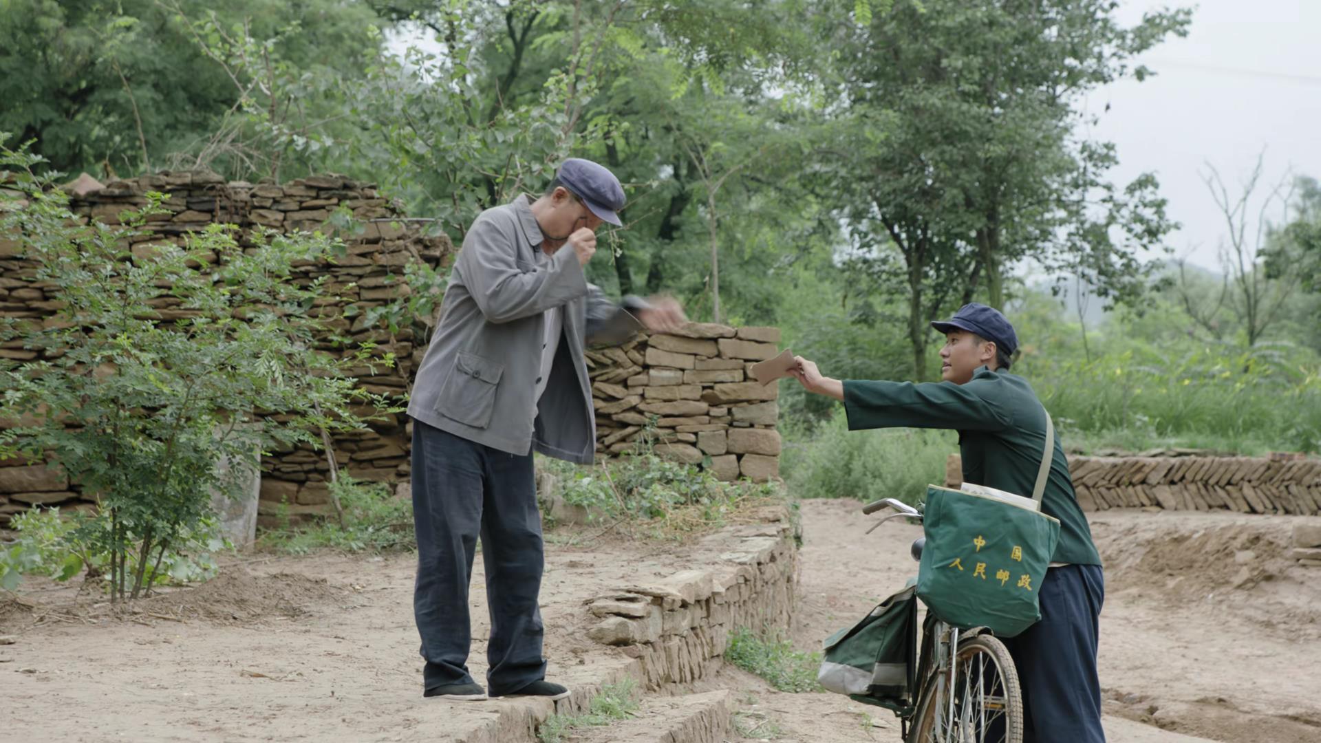 《人生之路》：快别丢人了！1984年陕北没有自行车拖拉机电视？