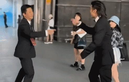 关晓彤于文文同框,于文文和关晓彤同框