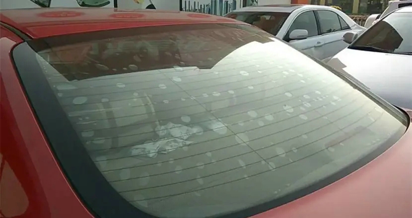 汽车贴膜起泡了怎么办这里有妙招,汽车贴膜后边缘起泡怎么办
