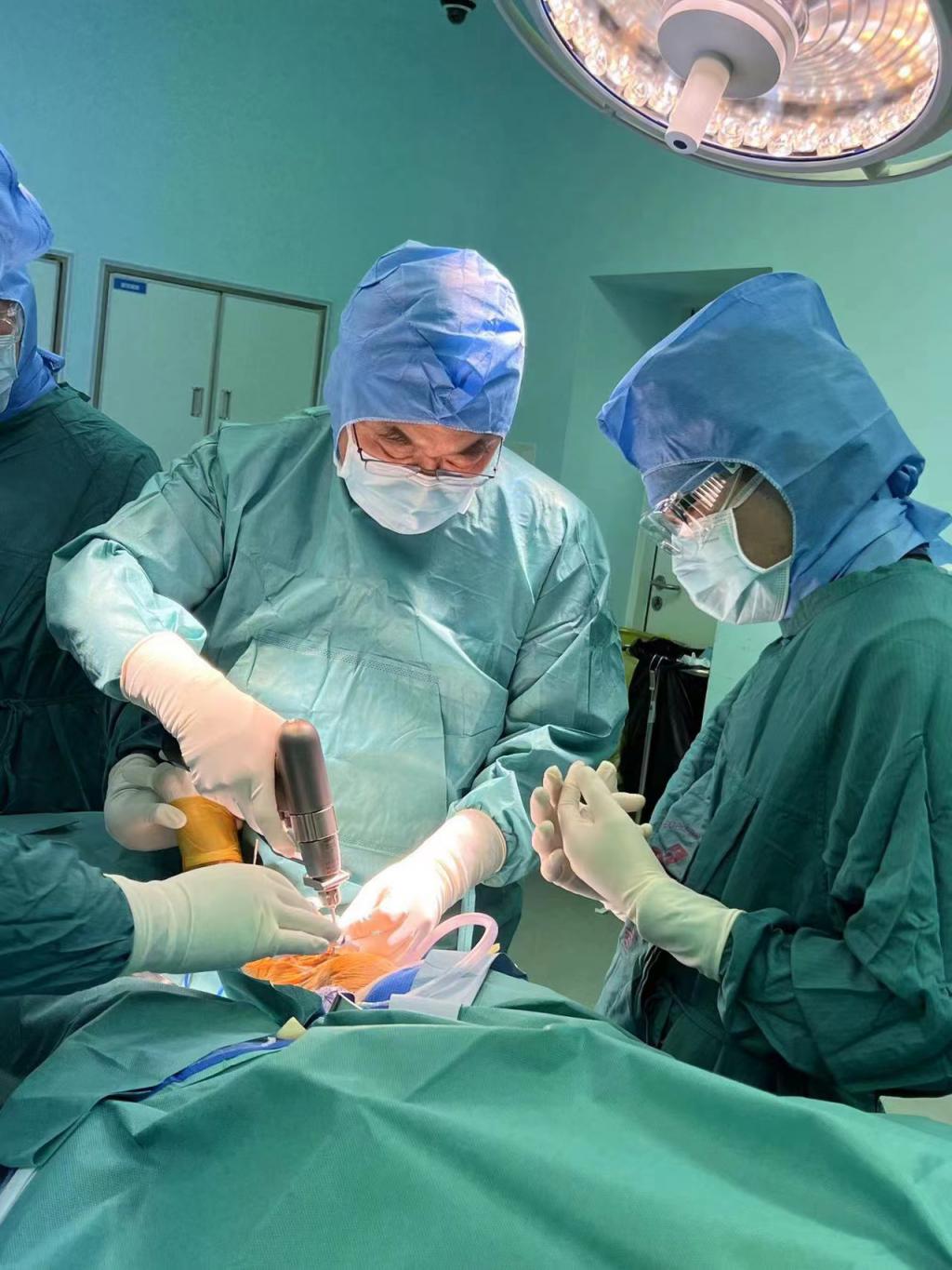 28岁男子患罕见病,37岁男子患罕见病