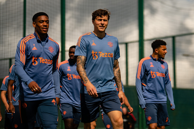 滕哈格新赛季曼联阵容,滕哈赫曼联第一天