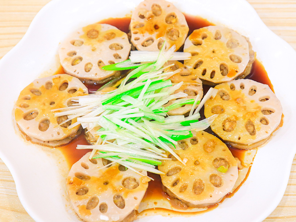 中秋美食月饼品尝与传统文化体验,中秋团聚的时候必吃的美食