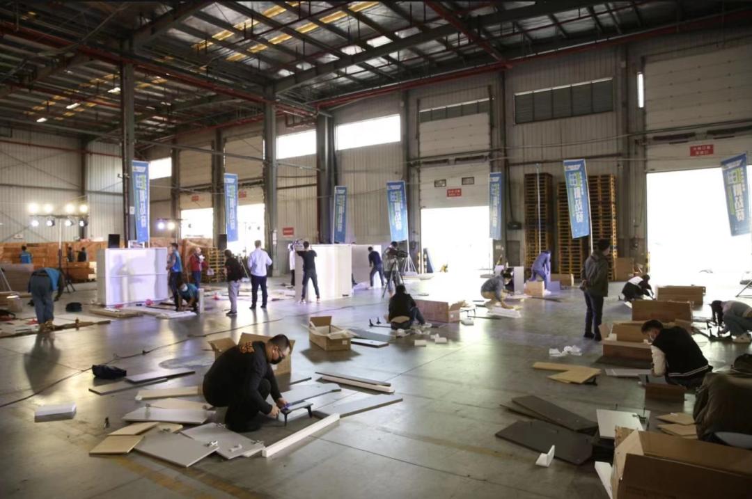 菜鸟月薪4万招快递员后续,月薪4万招人养鸡