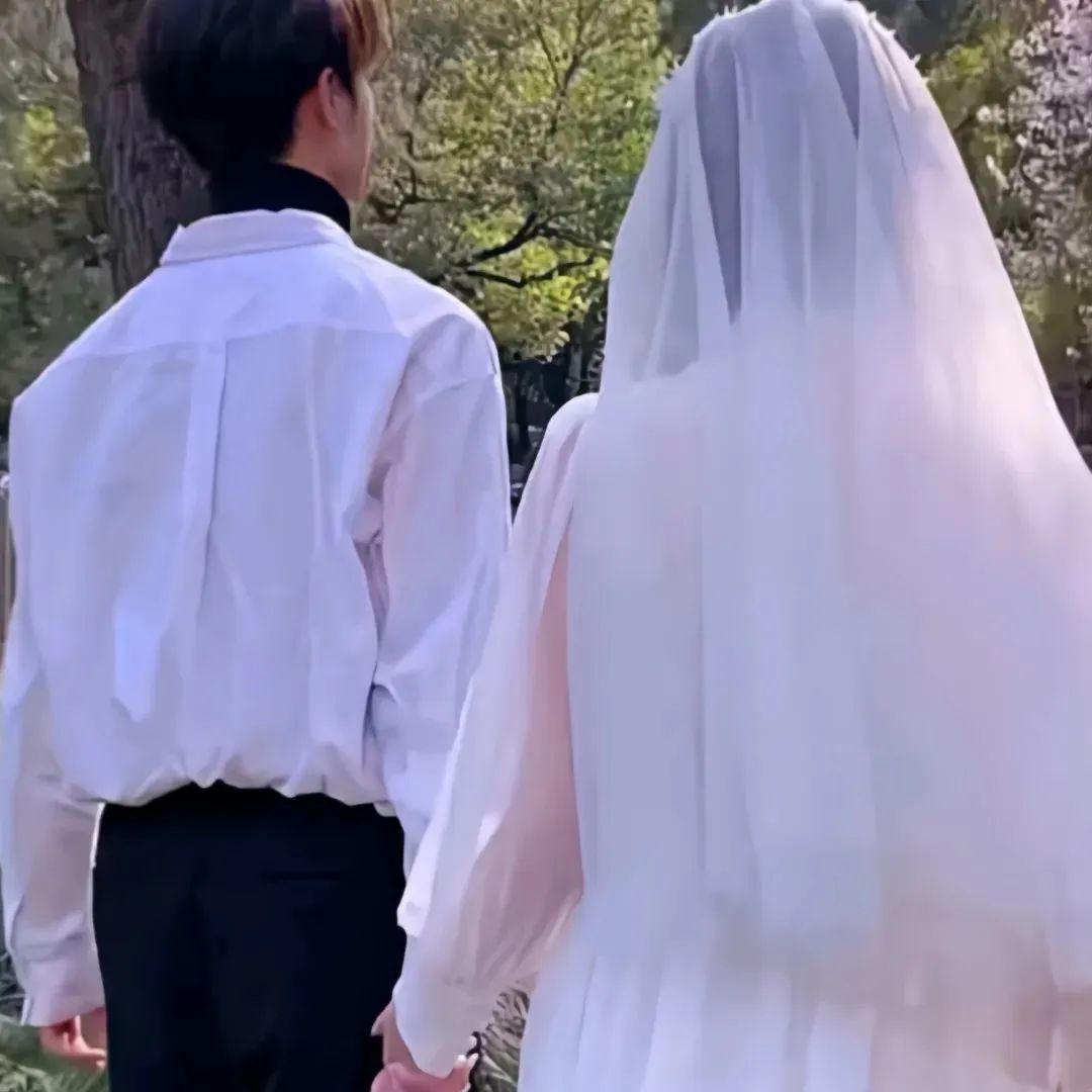 祝闺蜜结婚文案短句干净,闺蜜结婚伴娘圈文案短句