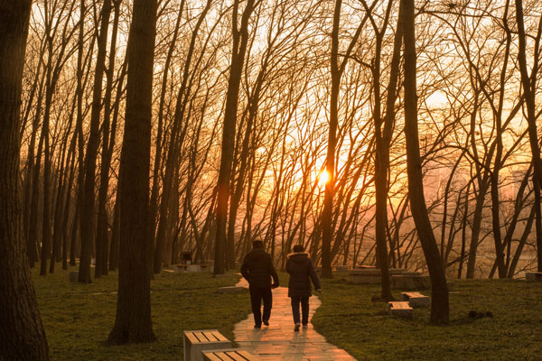 老人血糖血压正常头晕是怎么回事,老人高血压糖尿病头晕是怎么回事