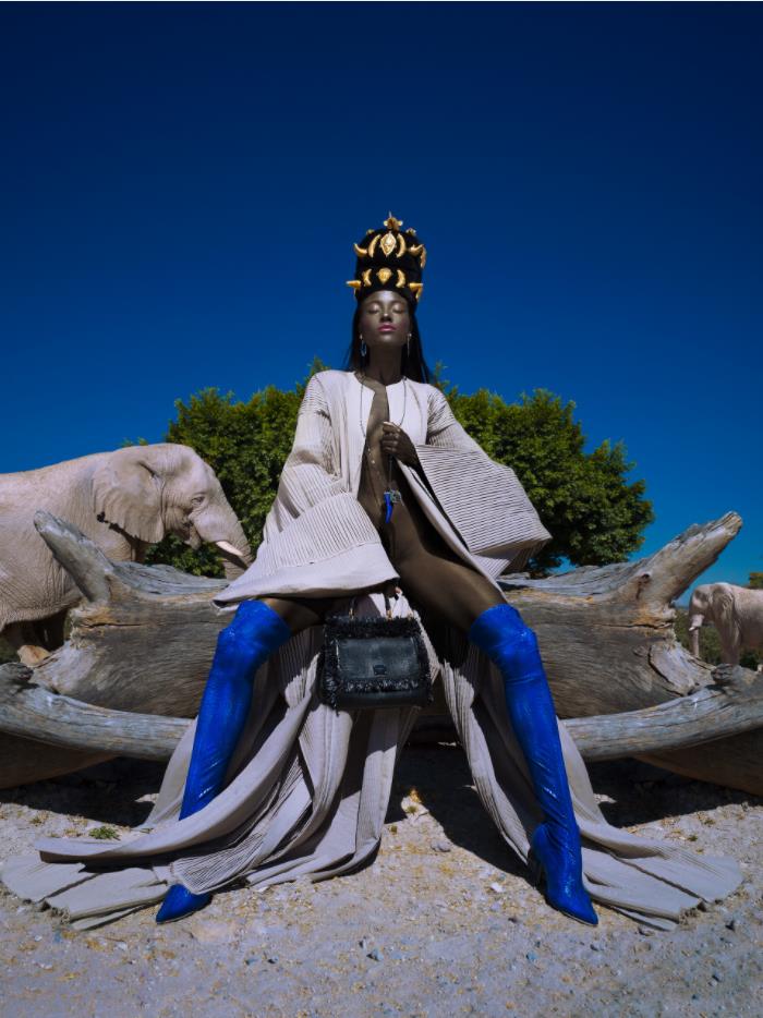 性感时尚的模特遇见大胆的时尚摄影师,会碰撞出怎样的性感火花?