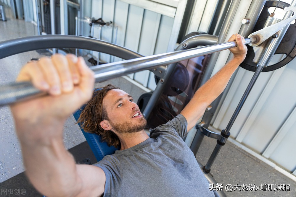 新手杠铃训练动作大全,杠铃训练计划表视频