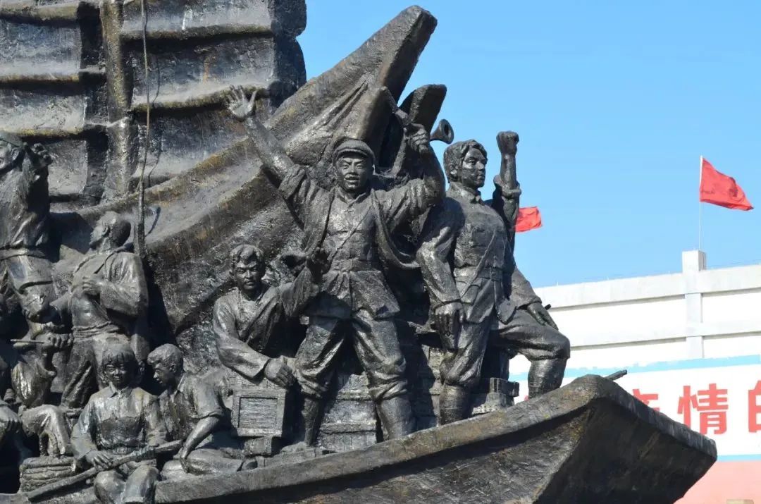 美！青山绿水间，留下一抹齐鲁红！