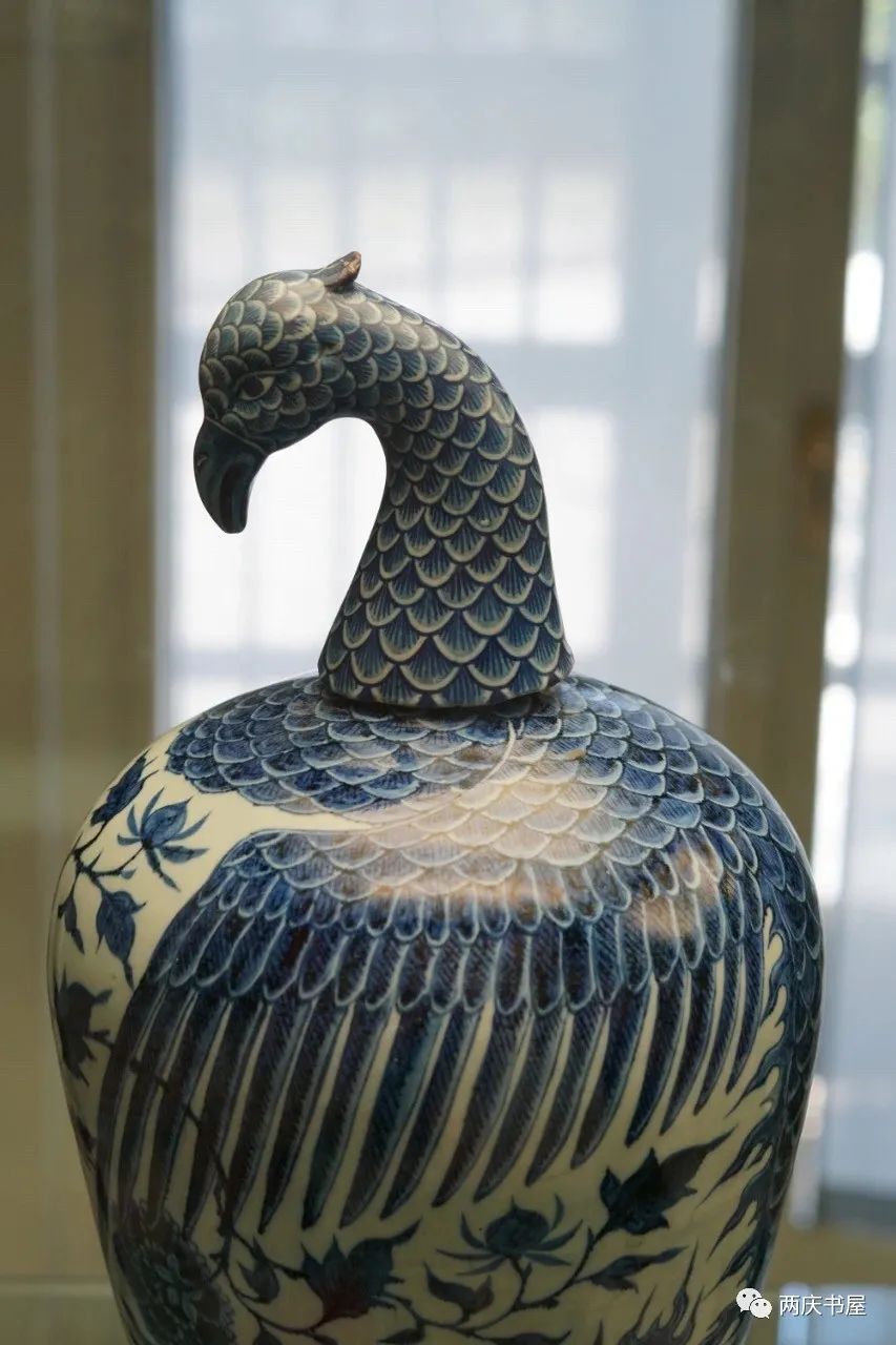 意大利藏元青花凤首梅瓶,大英博物馆元青花葡萄纹玉壶春瓶