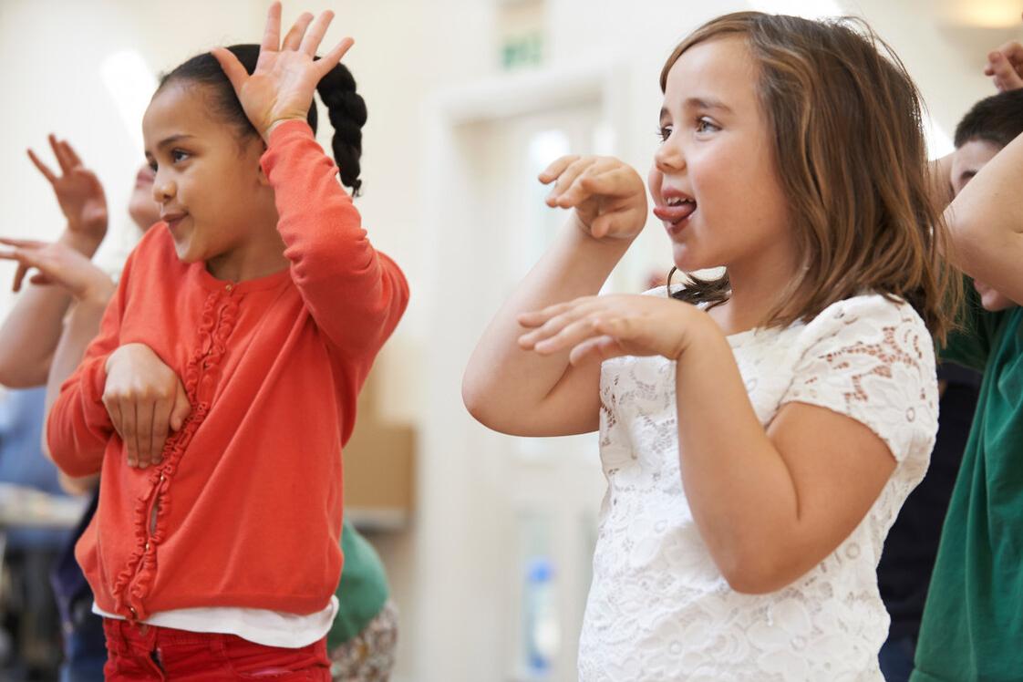 3种“毒友谊”在学生中蔓延，分分钟让娃变成学渣，家长对照查看