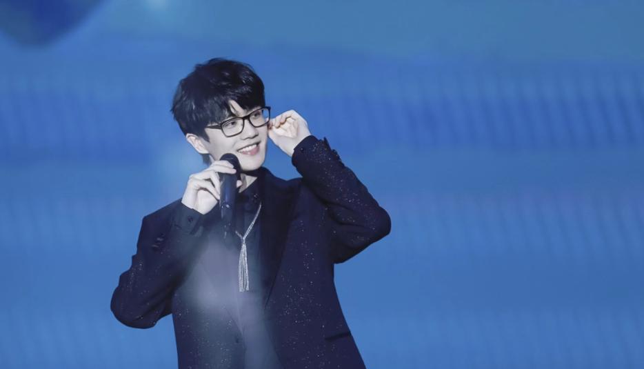 许嵩为啥被称为小周杰伦,佛系歌手许嵩