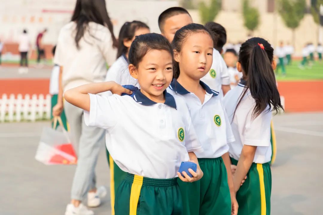 喜迎二十大奋进新征程大学,首都师范大学育新学校房山分校