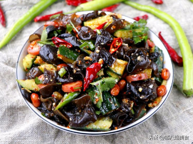 夏天到了教你做一道爽口的凉拌菜,给大家推荐一道夏季爽口凉拌菜