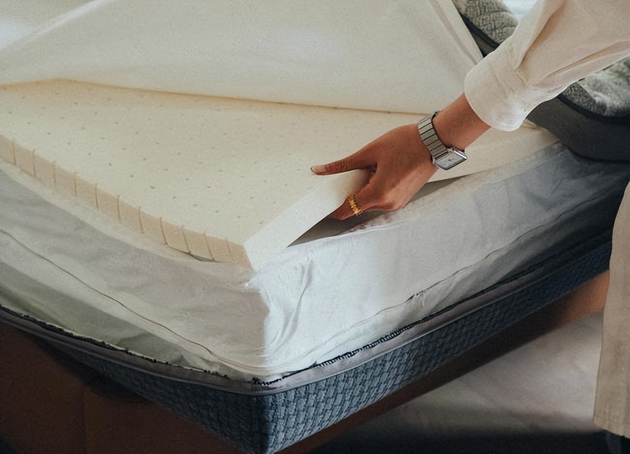 什么床垫睡得舒服还耐用,床垫怎么选又省钱又好用