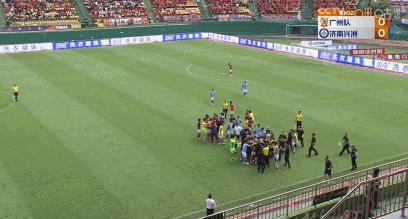 广州队遗憾输球,广东球队惨遭29分逆转