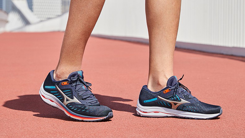 低足弓跑鞋推荐,体重70kg跑鞋