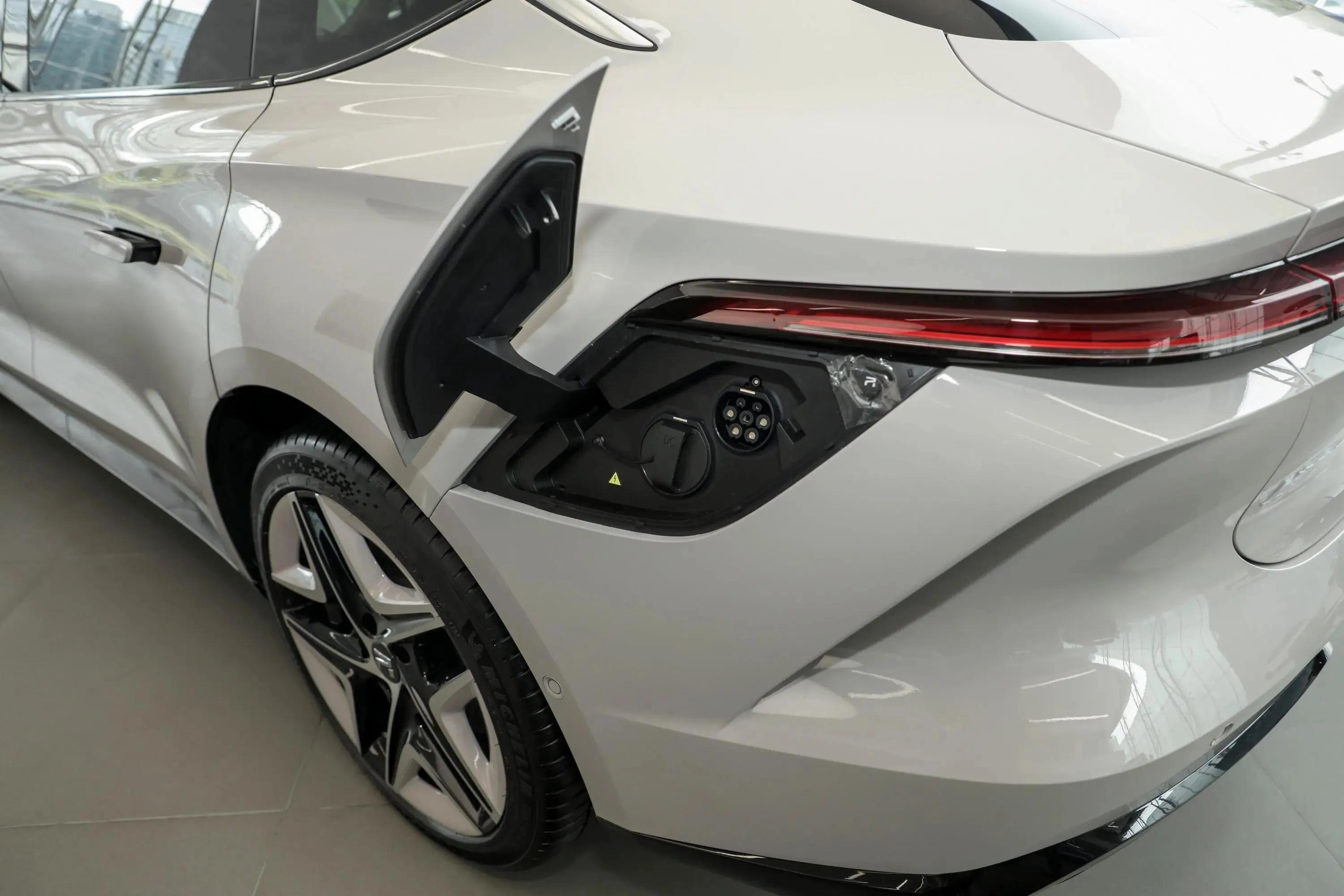 听了车主的肺腑之言，我终于知道为什么你们都跑去买电动车了！