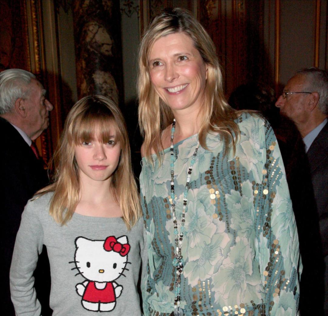 顶豪找贵族，LV家小公子的女友原来是伯爵之后…