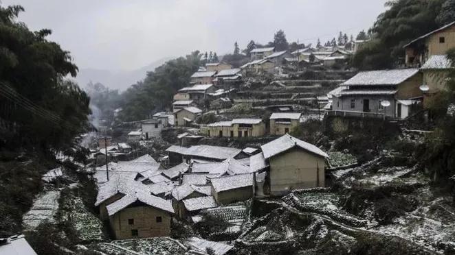 世界上最遥远的距离就是阴阳相隔,世界上最遥远的距离却是近在咫尺
