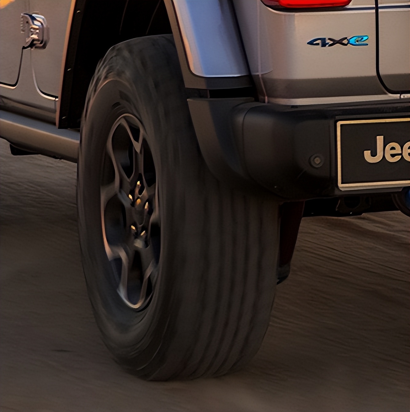 jeep牧马人对比坦克400,bj40坦克300牧马人如何选择