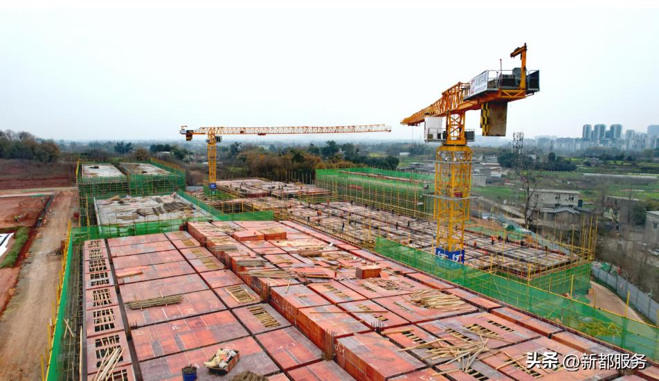 四川最大足球基地,新都木兰兴城足球公园