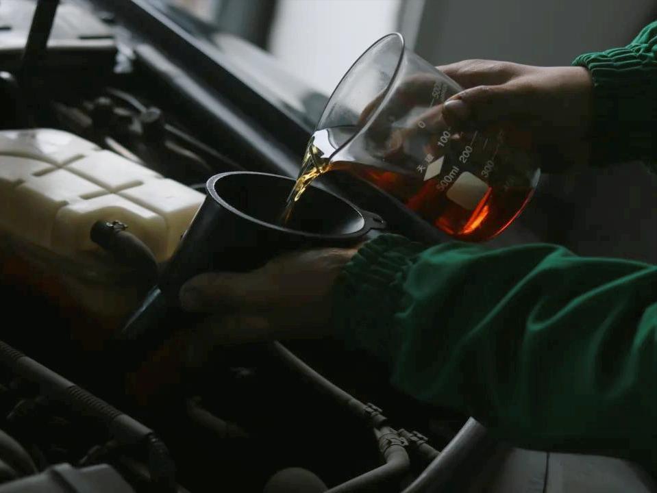 大哥买奥迪a6,奥迪a6c5老车翻新满血复活