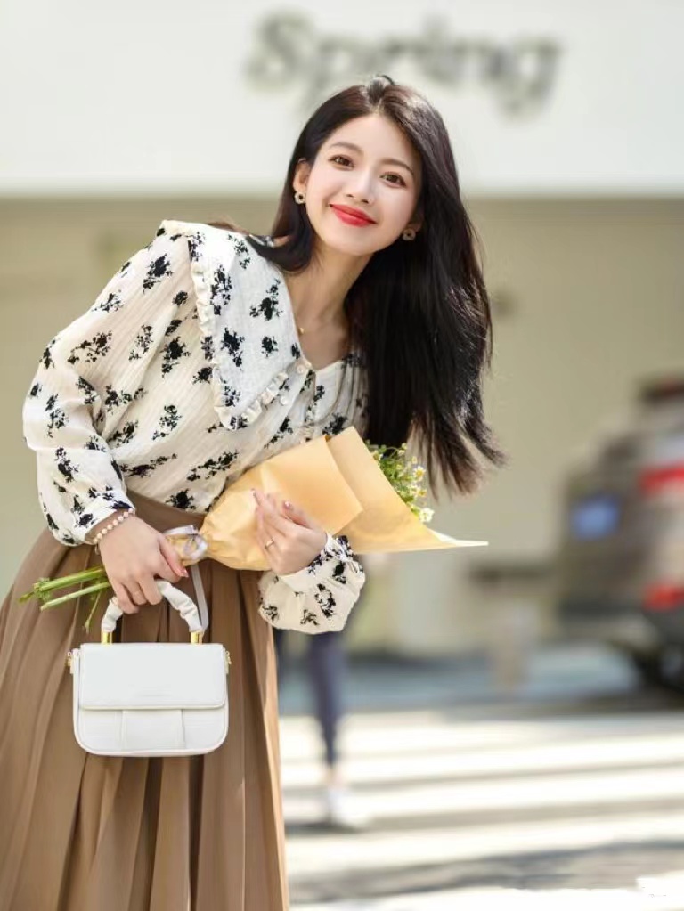 手部拍照姿势大全,拍照必看的36个手部拍照动作