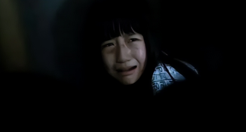 电击、殴打、*虐性**！400亿的“人间炼狱”，竟是家长们亲手打造的