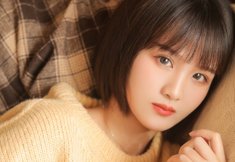 一般和女生聊天开场白怎么聊的,第一次和女生聊天如何开场白