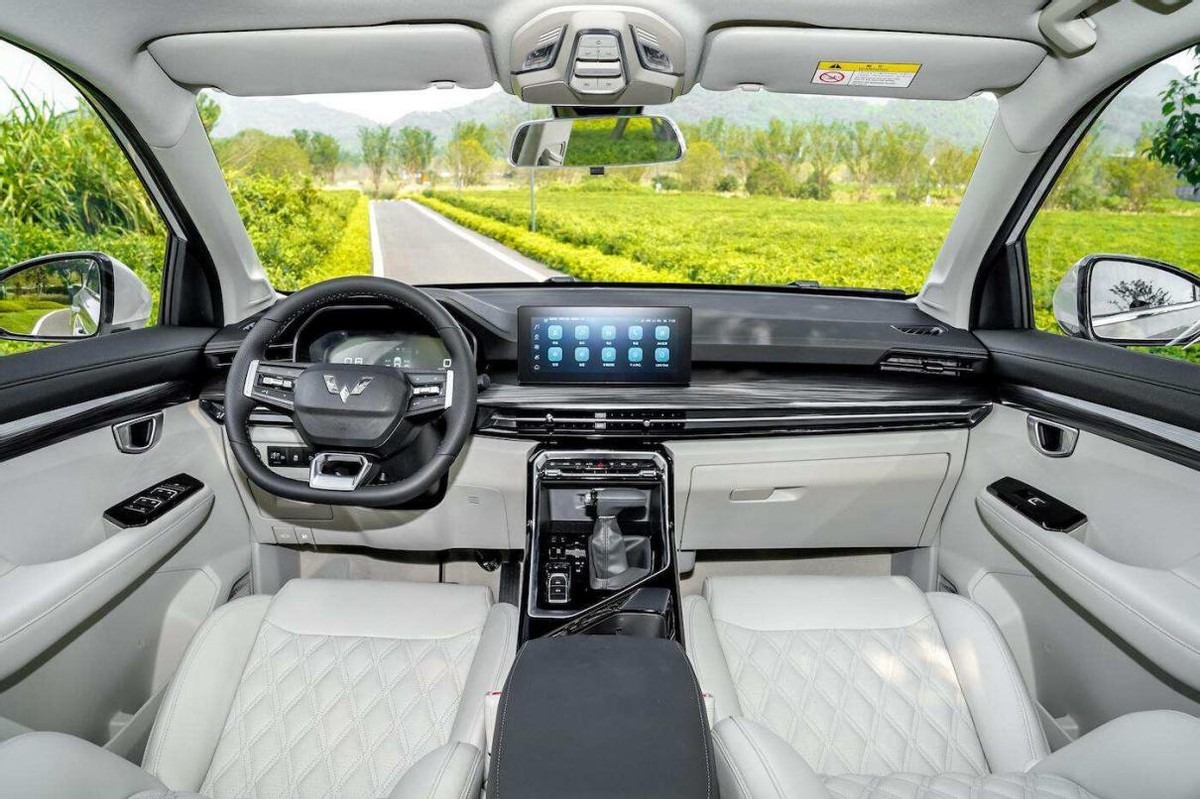 五菱星辰混动版10.98万值不值得买,五菱星辰手动挡低配五座落地价